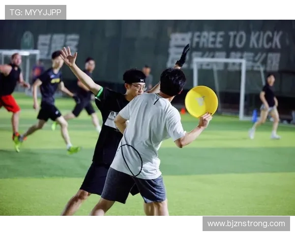 南京飞盘队与深圳飞盘队赛后复盘分析两队状态及表现对比