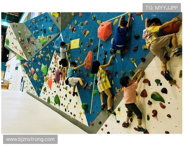 成都攀岩队在极限运动会中的精彩表现与节奏分析