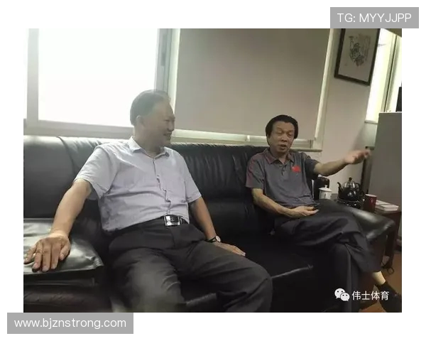 武汉羽毛球队意识争议引发热议球员表现与团队精神的深度探讨 武汉羽毛球队意识争议引发热议球员表现与团队精神的深度探讨