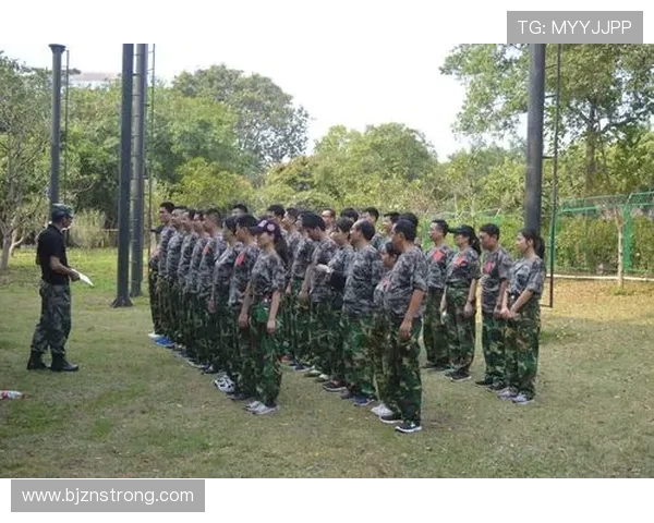 深圳滑板队团队协作引发热议背后的争议与思考 深圳滑板队团队协作引发热议背后的争议与思考