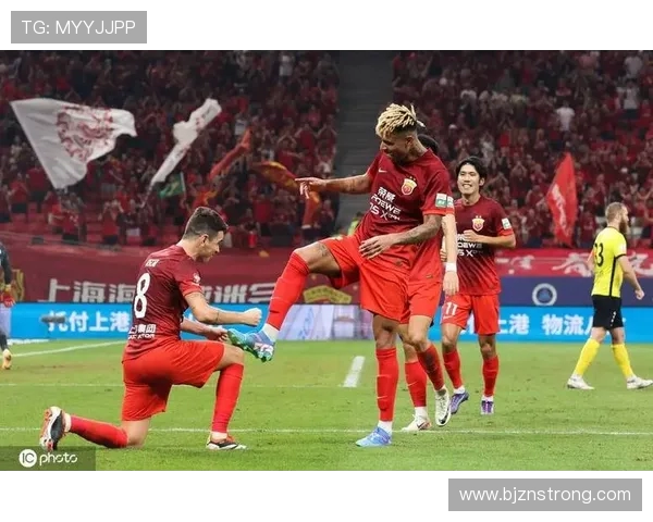 中超焦点战建业迎战上港争夺季后赛资格全力以赴展现球队实力