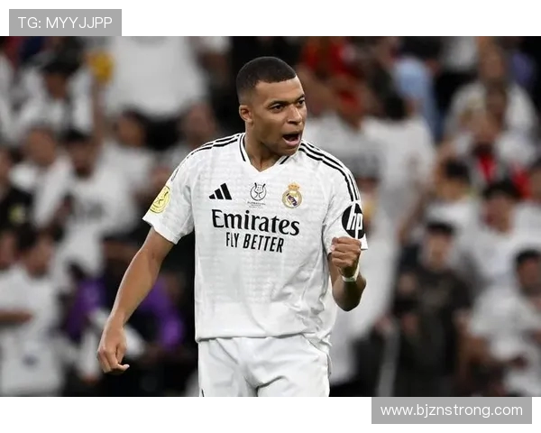 姆巴佩在世界杯赛场上的精彩表现引发全球球迷热议与期待