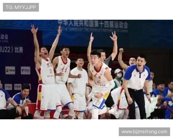 山东男篮与广东队精彩对决集锦回顾展现篮球魅力与激情瞬间