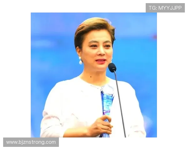 王岚的音乐旅程:从青涩歌手到华语乐坛璀璨明星的蜕变与成长 王岚的音乐旅程:从青涩歌手到华语乐坛璀璨明星的蜕变与成长