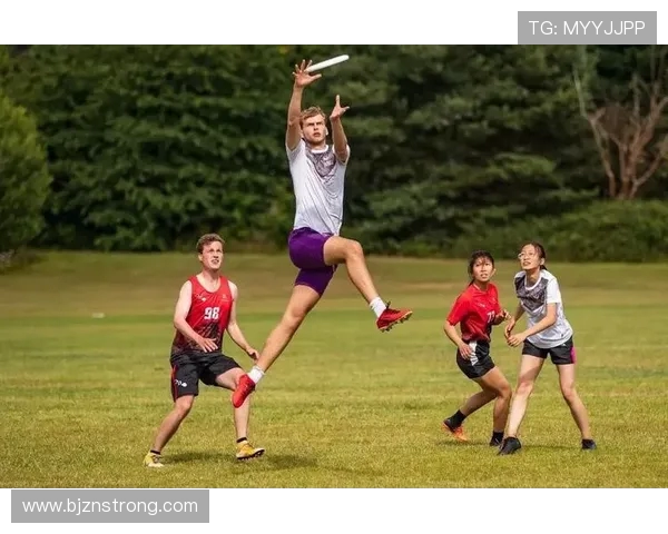 南京飞盘队在极限运动会中的精彩表现与实力分析